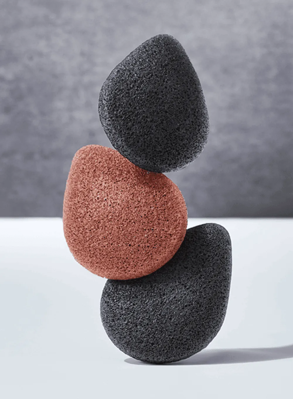 Bamboo Charcoal Konjac Sponge (7g)