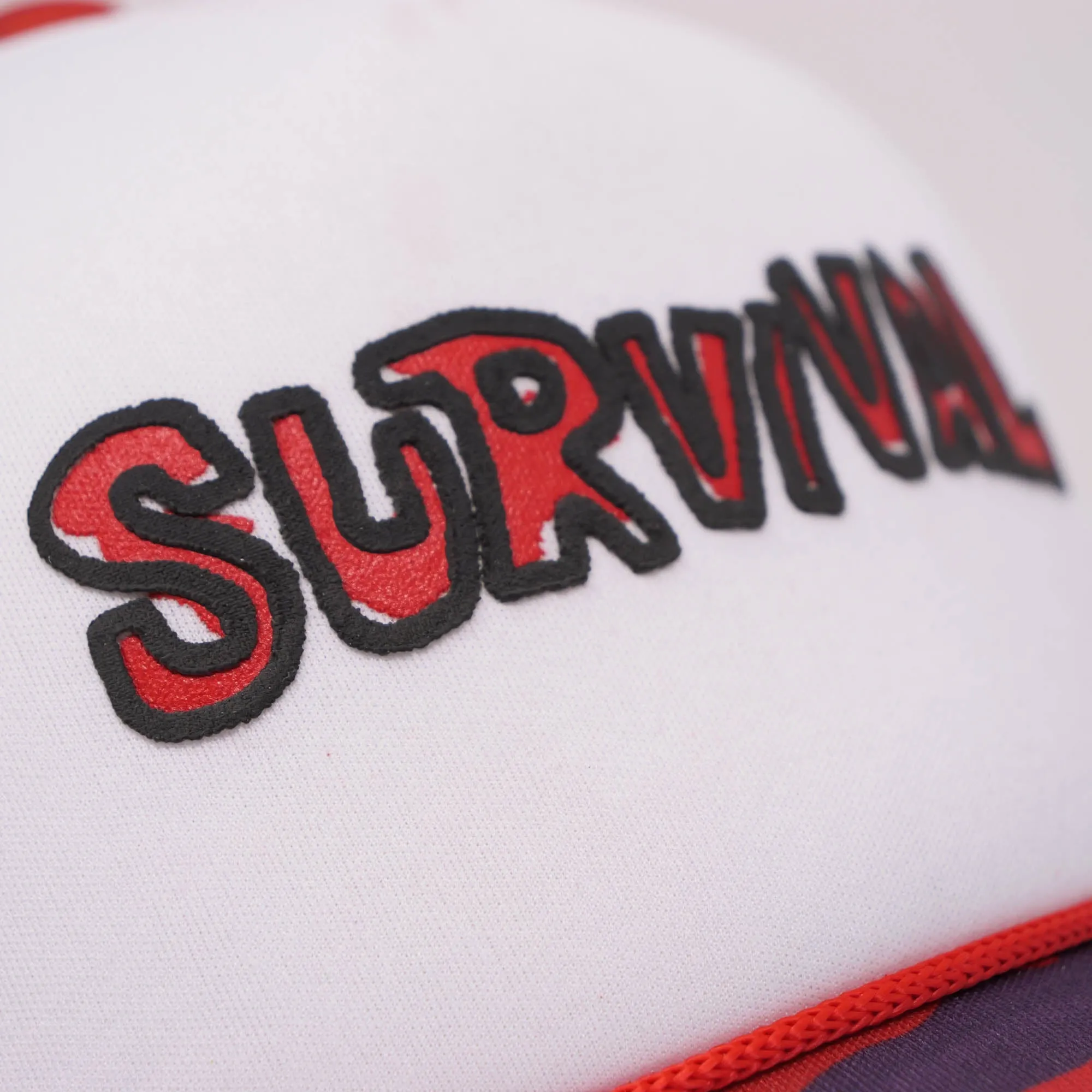 LUCKY ROLL TRUCKER HAT CAMO RED