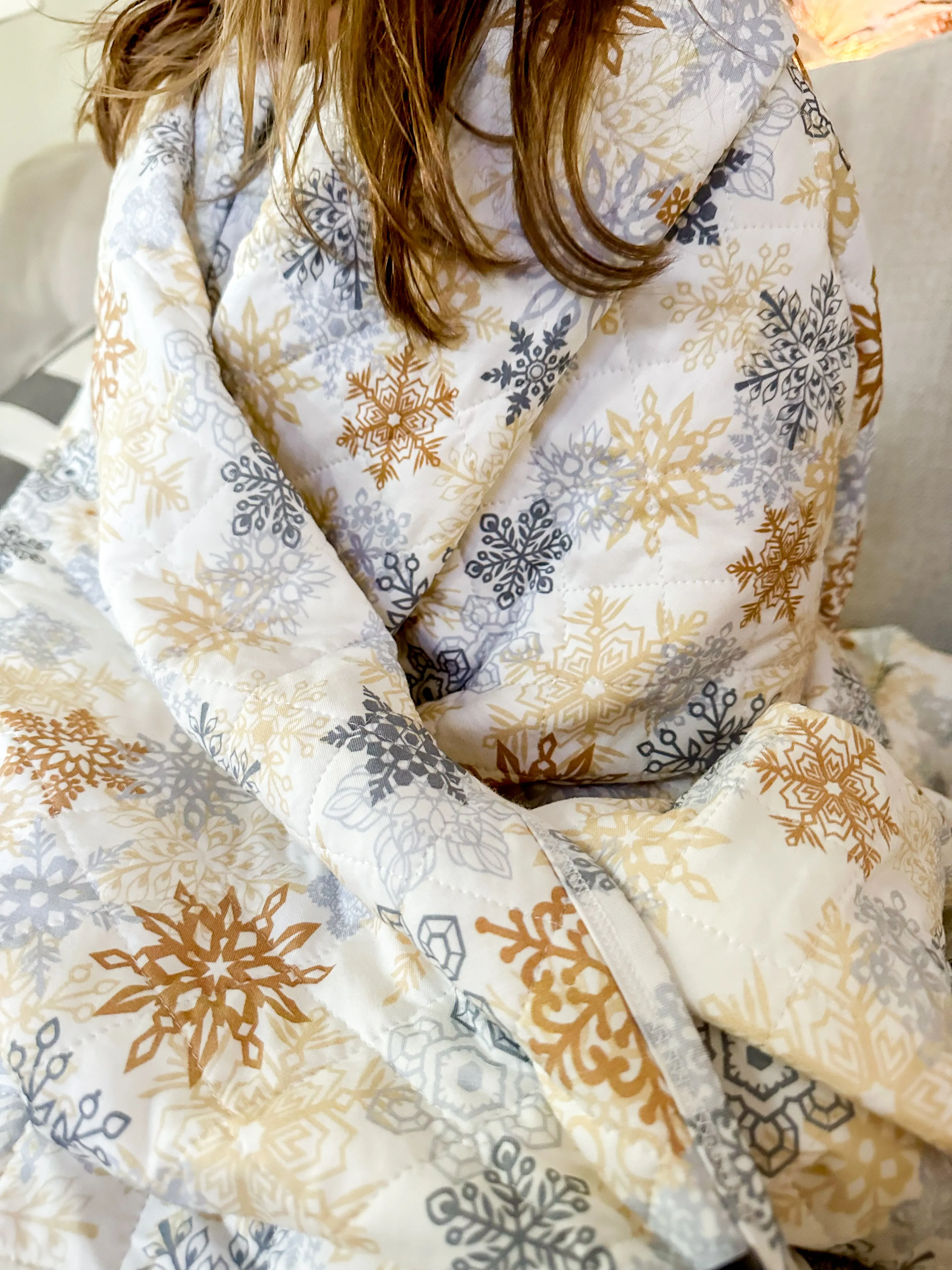 XL QUILTED BAMBOO BLANKET- Snowflakes