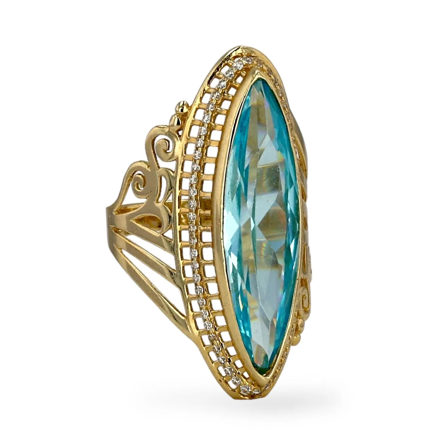 Yellow 14k oval aquamarine lady ring